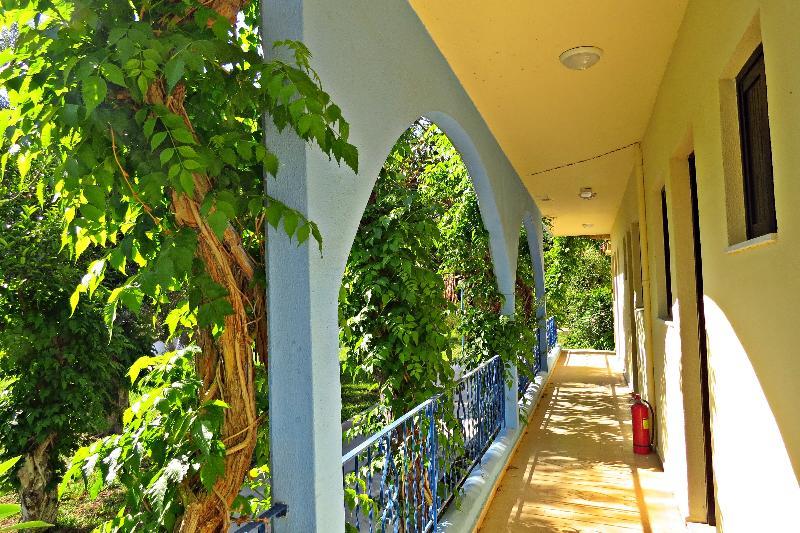 Petaloudes Maritime Hotel Apartments מראה חיצוני תמונה