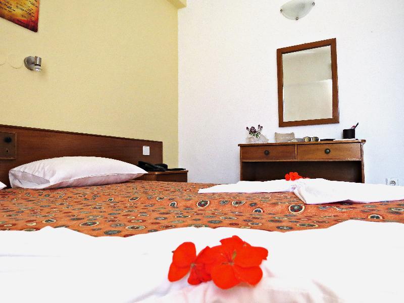Petaloudes Maritime Hotel Apartments מראה חיצוני תמונה