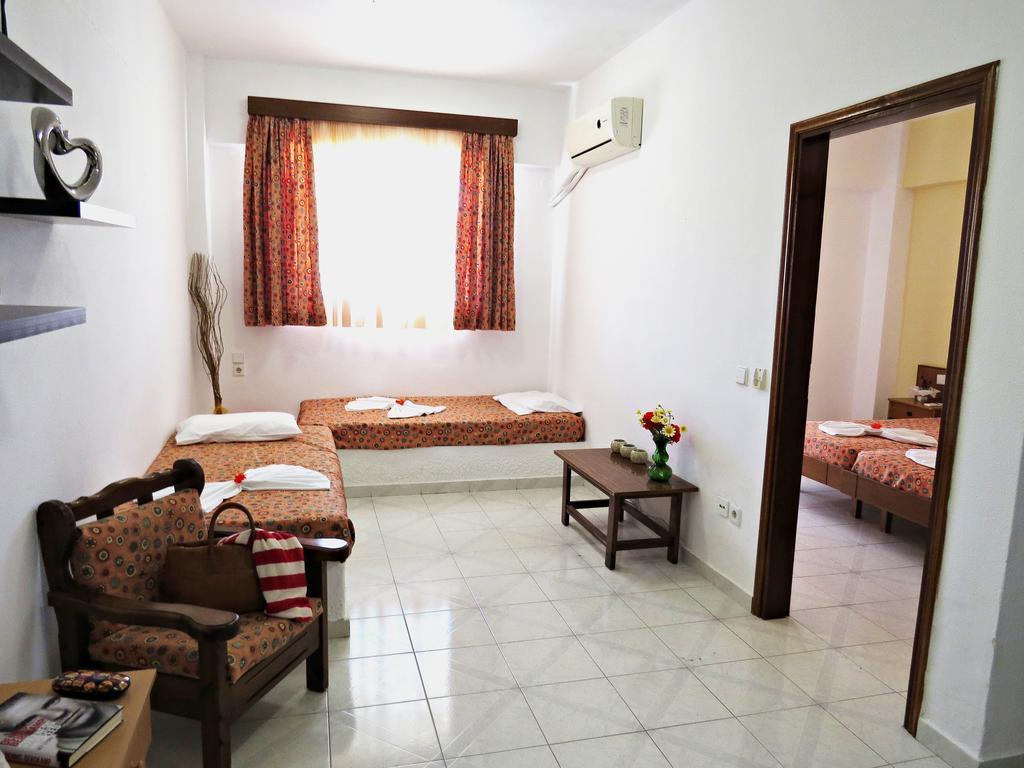 Petaloudes Maritime Hotel Apartments מראה חיצוני תמונה
