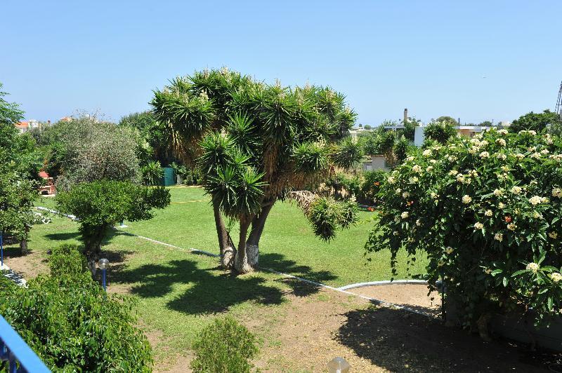 Petaloudes Maritime Hotel Apartments מראה חיצוני תמונה