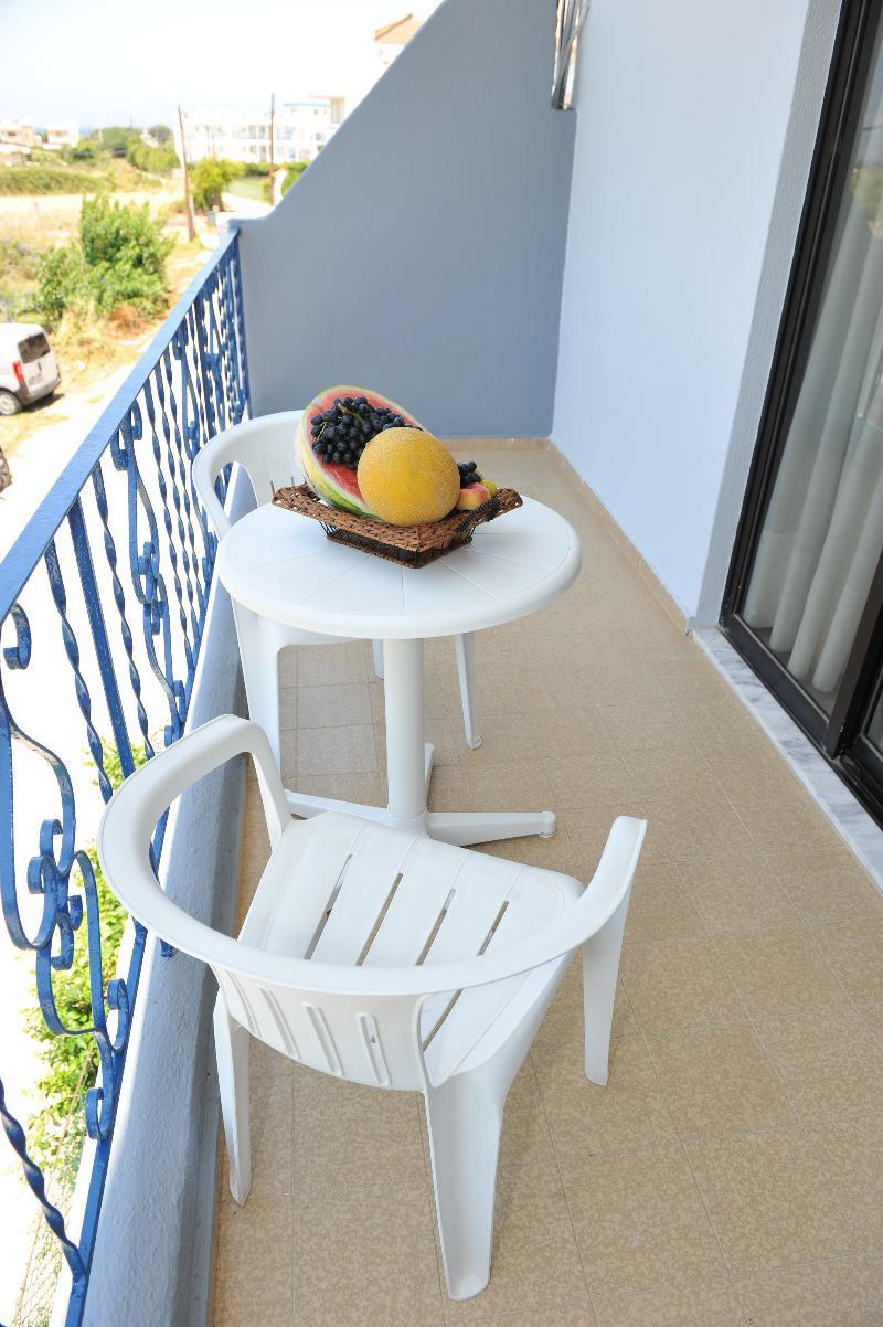 Petaloudes Maritime Hotel Apartments מראה חיצוני תמונה